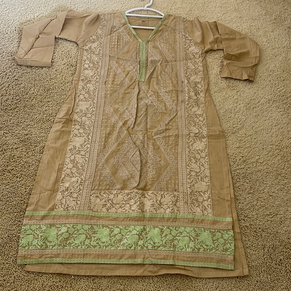 NWOT Beautiful tan lawn / cotton shirt with embroidery on front. kurta kameez